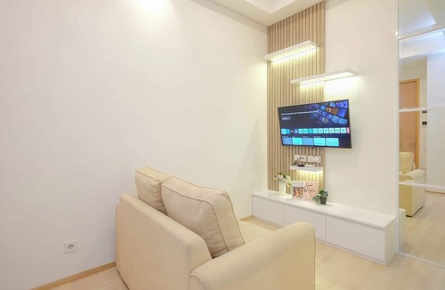 Mampang Prapatan Apartment | Comfortable And Stylish 1Br At Apartment Samara Suites