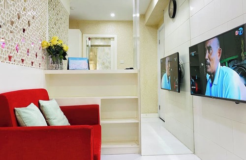 Rawasari Apartment | Vibrant Look 2Br At Apartment Green Pramuka City