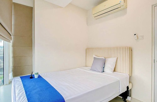 Pekayon Jaya Apartment | Comfy and Spacious 3BR with Extra Room Grand Kamala Lagoon Apartment By Travelio