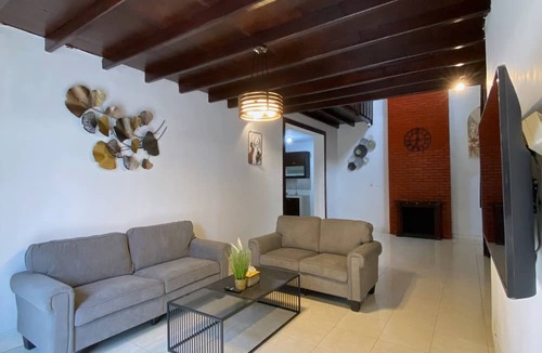 Ngaglik House | Homestay Syariah Merapi View Simply Homy