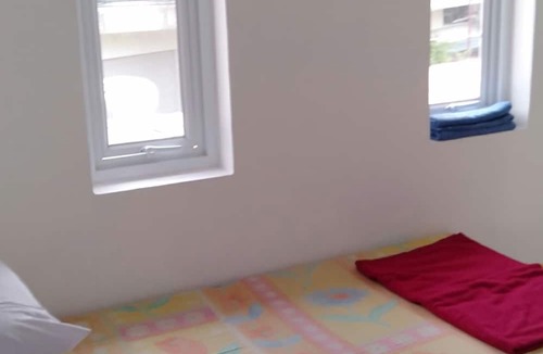 Bogor House | Penginapan Rumah Kuning Syariah