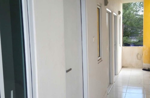 Bogor House | Penginapan Rumah Kuning Syariah