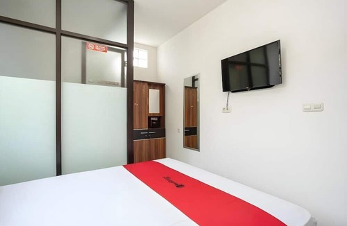 Serpong Hotel | OYO 94735 RD Near Eka Hospital Bsd City
