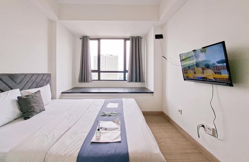 Panunggangan Utara Apartment | Comfortable Studio At Apartment Collins Boulevard