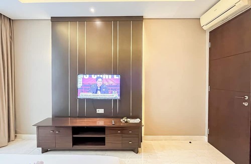 Grogol Utara Apartment | Modern And Comfy 2Br With Extra Room At Four Winds Apartment