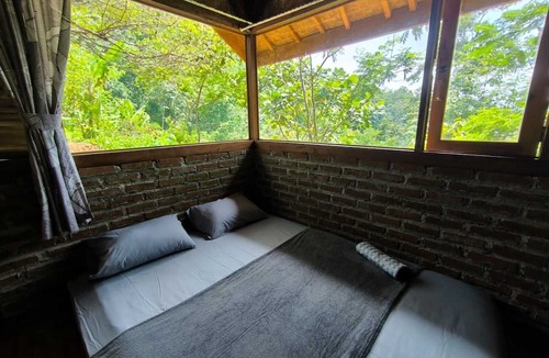 Cianjur Cabin | OZ Cabin by Farmstay Managel
