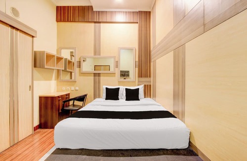 Depok Hotel | Hotel O near Maguwoharjo Stadium formerly Graha Ngaso