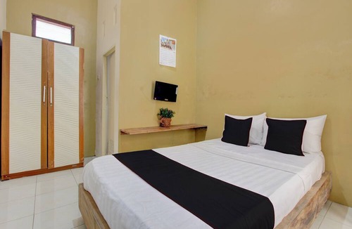 Laweyan Hotel | OYO 94881 Griya Barokah Syariah
