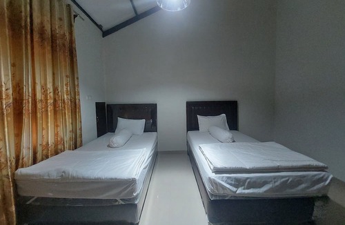 Simanindo Hotel | Gondang Sivali Hotel