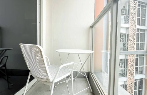 Pantai Indah Kapuk Apartment | Modern Minimalist Studio Room At Gold Coast Apartment