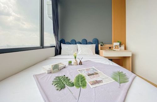 Mampang Prapatan Apartment | Modern Monochromatic 2Br Near Lrt Station At Apartment Samara Suites