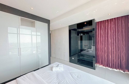 Surabaya Apartment | Spacious And Comfortable Living 3Br Apartment At Aryaduta Residence