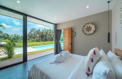 Pejeng Villa | Xanadu - 5BR Ubud Designer Villa, Pool with Rice Fields Views