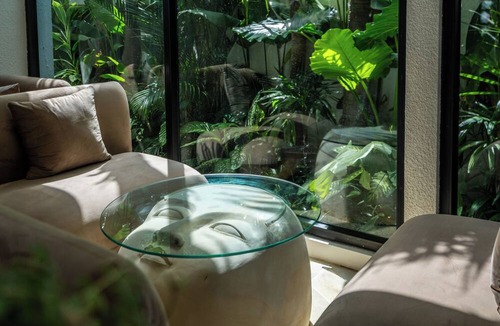 Batu Bolong Hotel | Sunny Muse by Betterplace