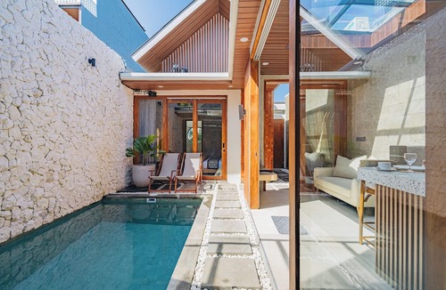 Kuta Selatan Villa | iRini Villas