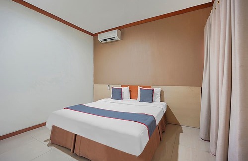 Sidoarjo Hotel | Collection O 90724 Hotel Sinar Sidoarjo