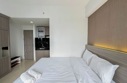 Surabaya Apartment | Tiny Studio with Pool View at Taman Melati Surabaya Apartment