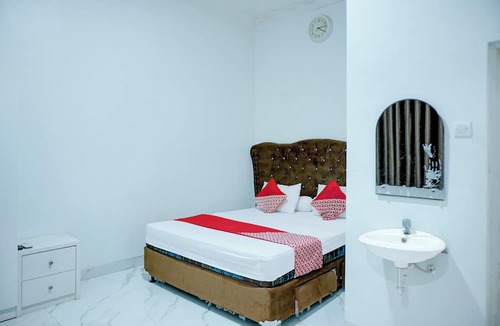 North Cirebon Hotel | Hotel O Stasiun Cirebon Kejaksan Near Alun Alun Cirebon Formerly Family Homestay