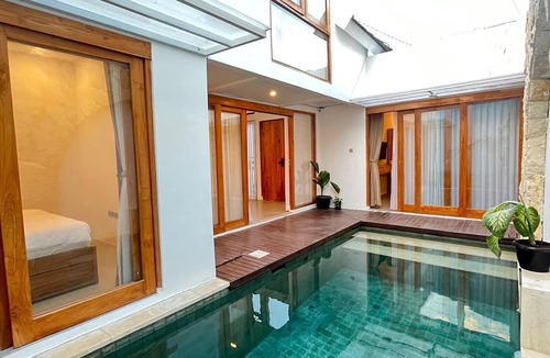 Kerobokan Villa | Della MIA
