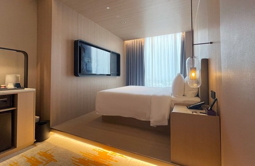 Pantai Indah Kapuk Hotel | Elong Hotel Jakarta PIK
