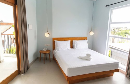 Batu Bolong Hostel | Coco & Pineapple Pants Hostel