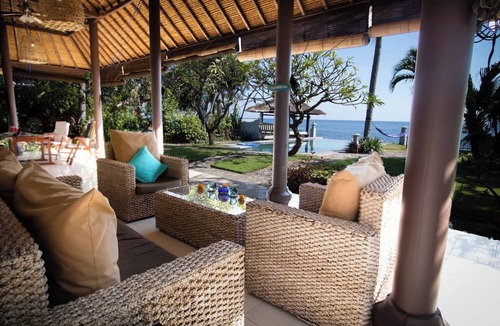 Bukti Villa | Villa Seaview – 3BR Beachfront Villa with Private Pool, North Bali