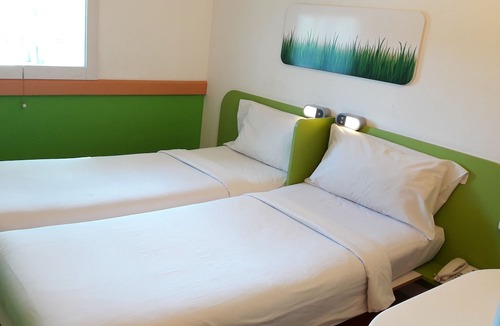 Biringkanya Hotel | ibis budget Makassar Airport