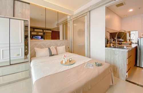 Pekayon Jaya Apartment | Homey and Restful Studio Grand Kamala Lagoon Apartment