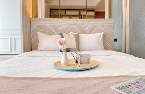 Pekayon Jaya Apartment | Homey and Restful Studio Grand Kamala Lagoon Apartment