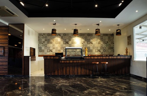 Baki Hotel | Hotel Brothers Solo Baru