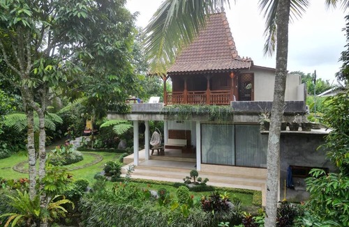 Tua House | Yas Rumah Kita