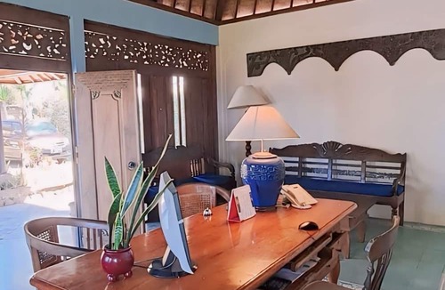 Batunya Hotel | Strawberry Hill Hotel & Restaurant
