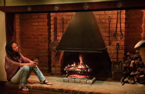 Batunya Hotel | Strawberry Hill Hotel & Restaurant