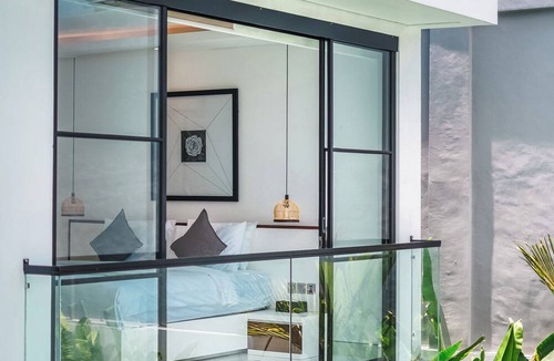 Sunset Road Villa | Villa Blue Water by GORO