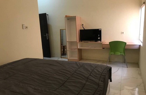 Colomadu Hotel | Capital O 94128 The Bale Teras't