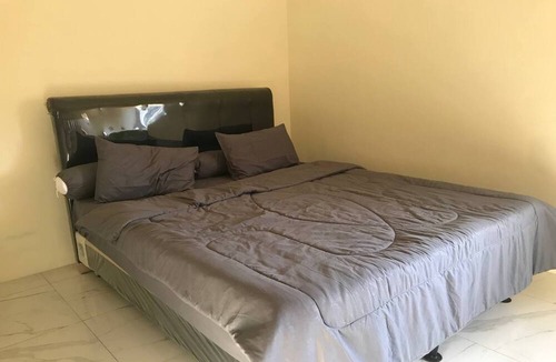 Colomadu Hotel | Capital O 94128 The Bale Teras't