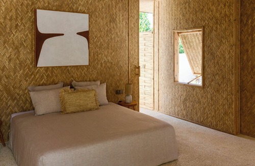 Mushroom Bay Villa | The Cabins