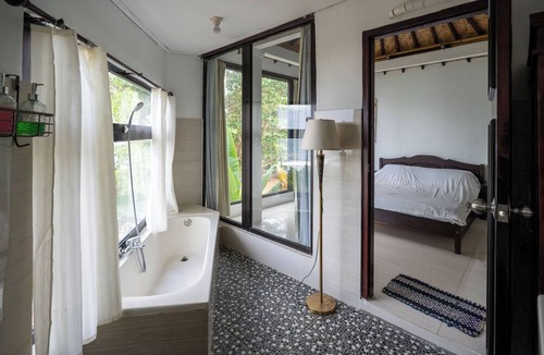 Seraya Barat Hotel | Seva Hotel