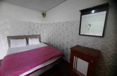 Linggajati Hotel | OYO 94022 Guest House Ayomi Syariah