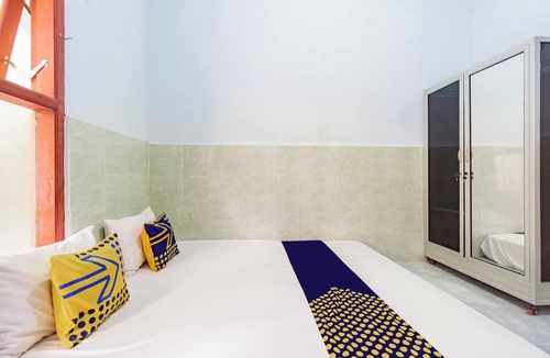 Ngasem Hotel | SPOT ON 93965 Ibrahim Guest House Syariah