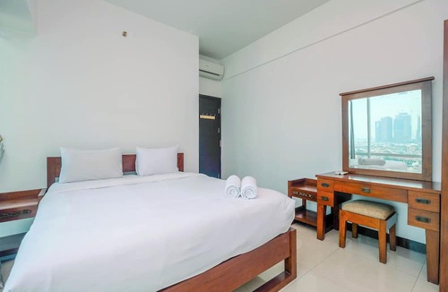 East Kuningan Apartment | Homey And Warm 1Br Apartment At Ambassade Kuningan