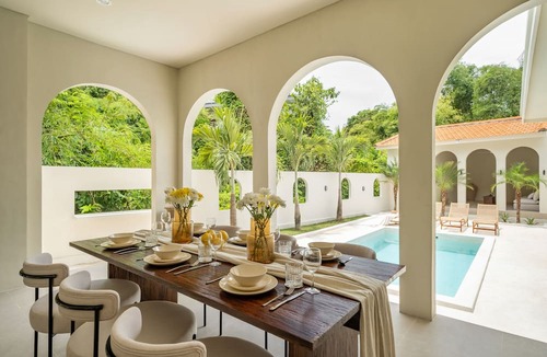 Batu Bolong Villa | Tropical 3BR Villa in Canggu