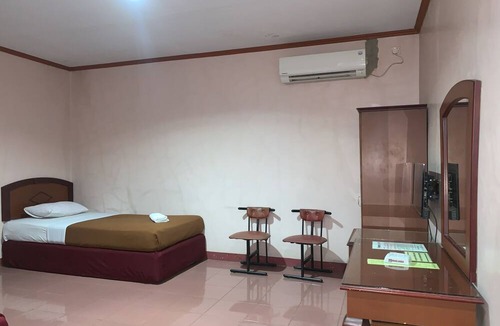 Kendari Hotel | Hotel O Pondok Baruga 777 Near Sarewo Musik Studio Kendari