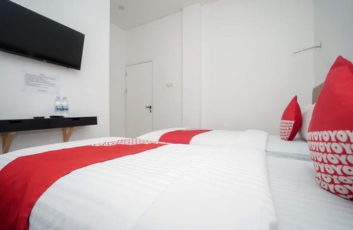 Sukarami Hotel | OYO 443 Hotel Barlian