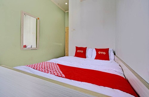 Cikampek Hotel | OYO 93328 Graha Citra Syariah