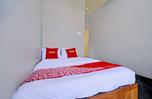 Cikampek Hotel | OYO 93328 Graha Citra Syariah