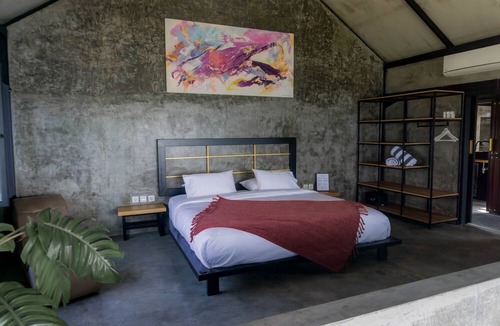 Banyuasri Villa | EJ House