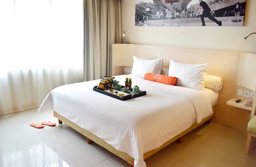 Sukajadi Hotel | HARRIS Hotel & Conventions Ciumbuleuit Bandung