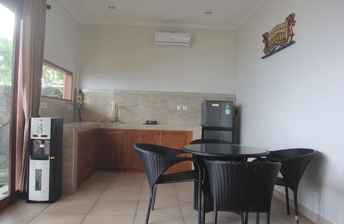 Candi Dasa Hotel | Temple Cafe & Seaside Cottages