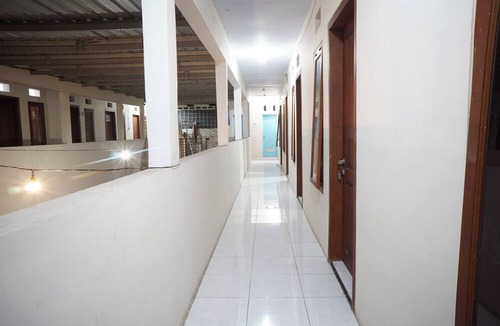 Lumajang Hotel | OYO Life 93038 Kost Putra Malilah
